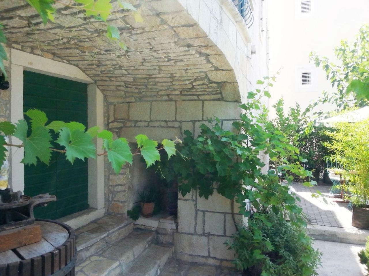 Villa Nikola Brela Exterior foto